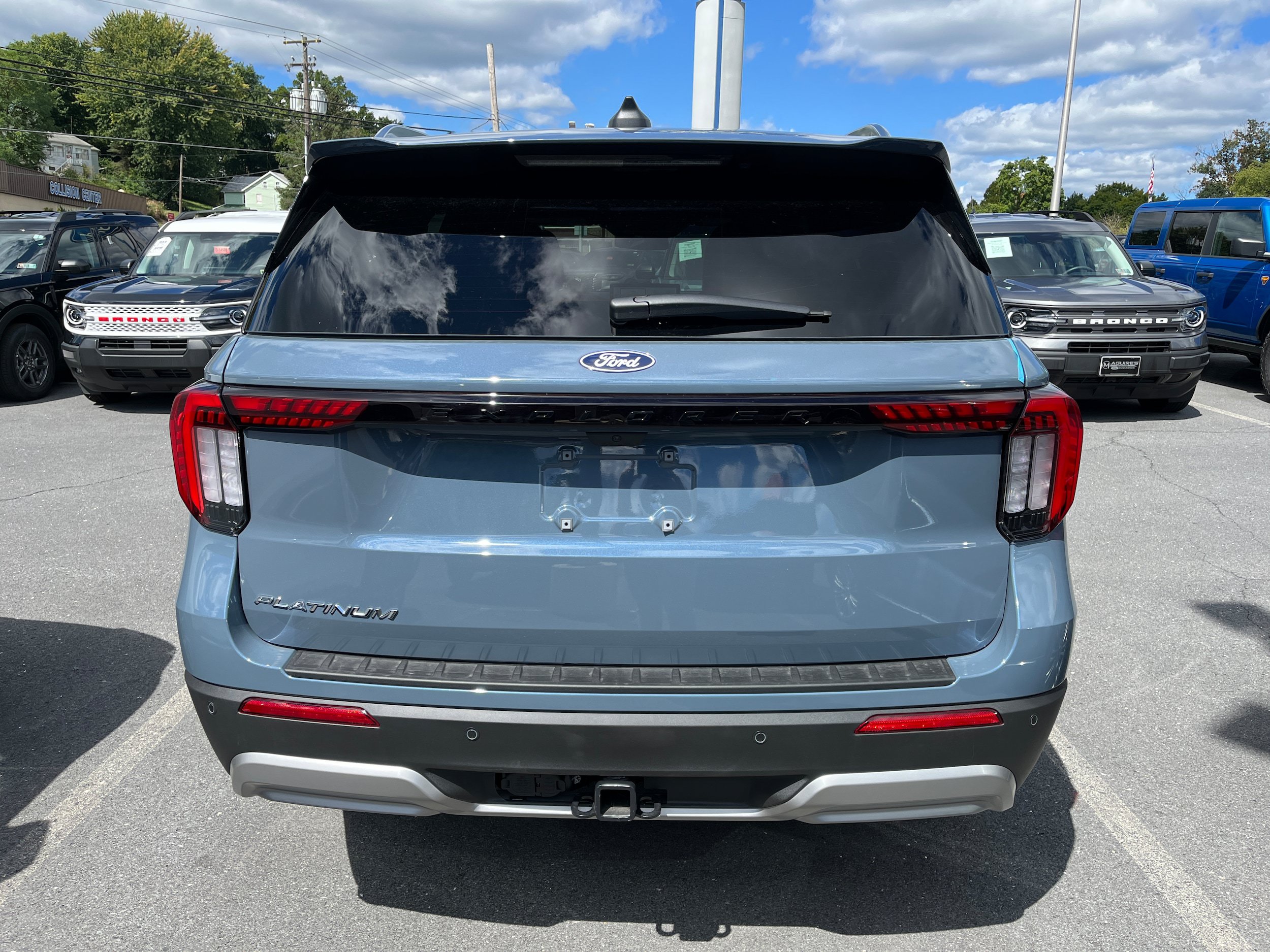 New 2027 Ford Explorer Platinum w/ LUX Leather Package AWD/4WD image 9