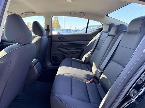 Used 2024 Nissan Altima 2.5 SV image 13