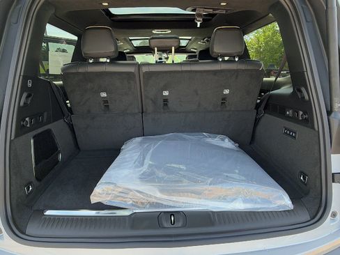 New 2026 Jeep Grand Wagoneer Summit AWD/4WD image 13