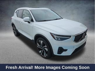 Used 2023 Volvo XC40 B5 Plus w/ Driver Assist Package AWD/4WD 360° Tour