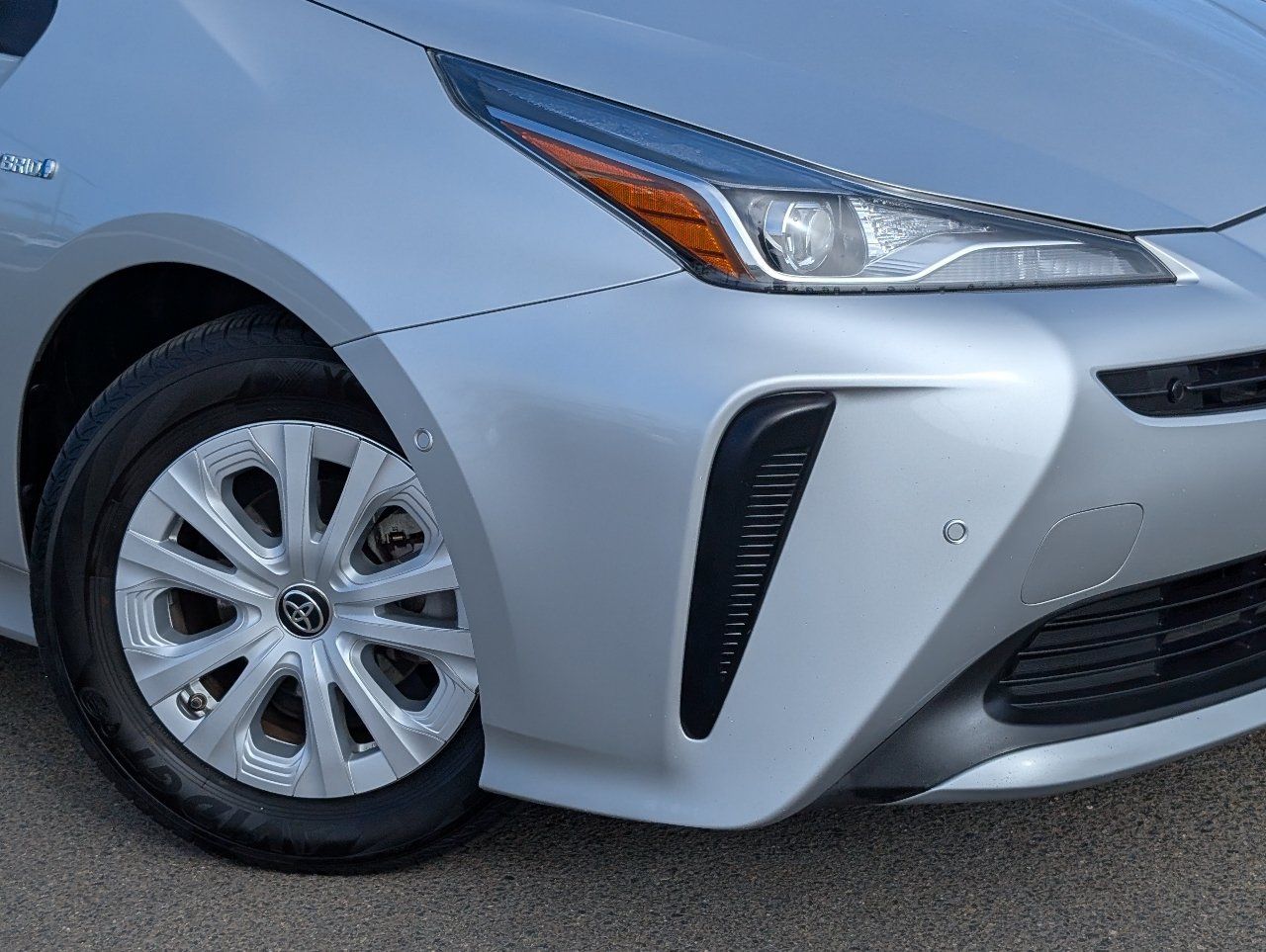Used 2021 Toyota Prius LE FWD image 10