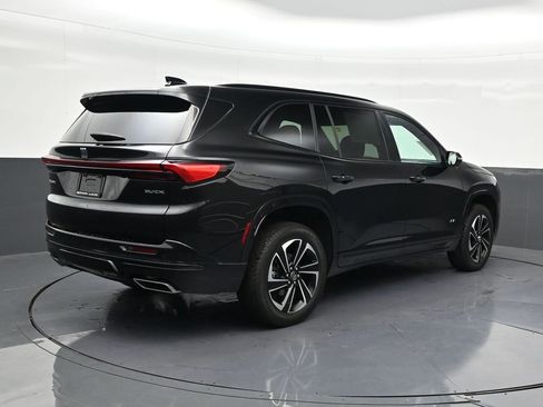 Used 2025 Buick Enclave Sport Touring image 5