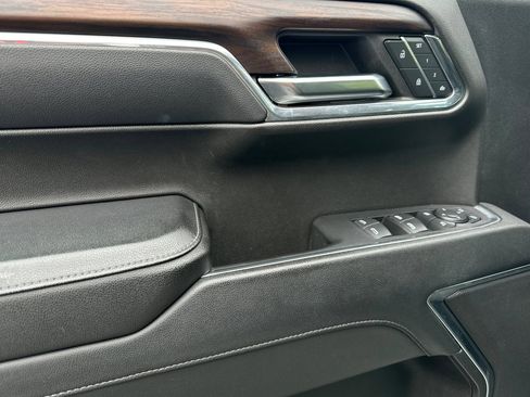 Used 2024 GMC Sierra 1500 SLT image 13