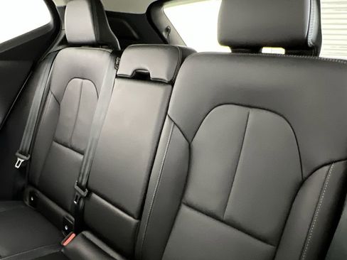 Certified 2025 Volvo XC40 B5 Plus image 24