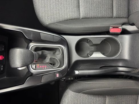 Used 2020 Kia Soul S FWD image 25