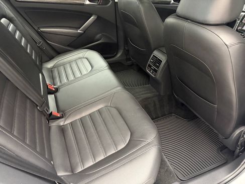 Used 2016 Volkswagen Passat 1.8T FWD image 20