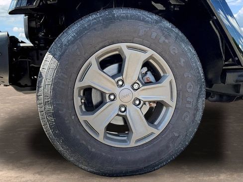Used 2018 Jeep Wrangler Unlimited Sport AWD/4WD image 32
