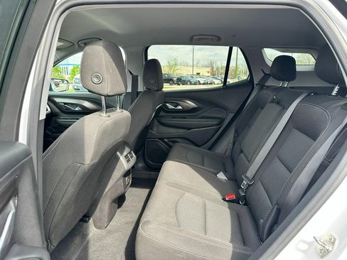 Used 2024 GMC Terrain SLE FWD image 10