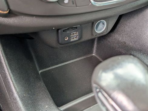 Used 2021 Chevrolet Traverse RS image 18