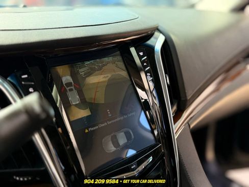 Used 2019 Cadillac Escalade Luxury AWD/4WD image 24