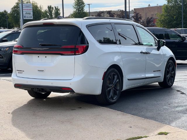 Used 2024 Chrysler Pacifica Touring-L w/ Road Tripper Package FWD image 48