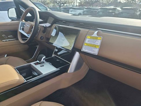 New 2025 Land Rover Range Rover Autobiography image 12