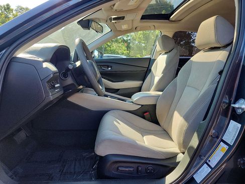 Certified 2024 Honda Accord EX image 13
