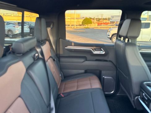 Used 2026 Chevrolet Silverado 1500 High Country AWD/4WD image 39