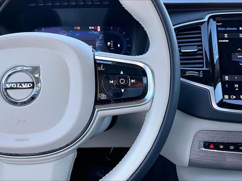 Certified 2024 Volvo XC90 B6 Ultimate w/ Protection Package Premier image 24