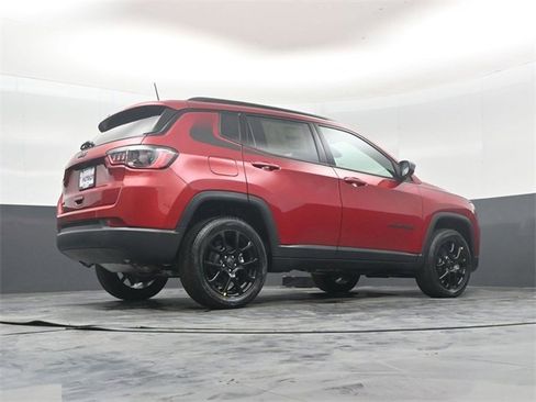 New 2026 Jeep Compass Latitude image 39