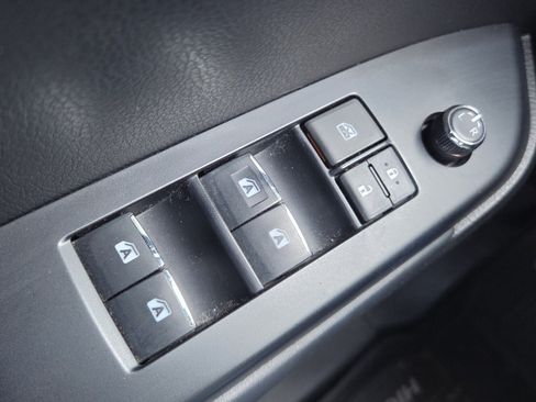 Used 2017 Toyota Highlander Limited FWD image 33