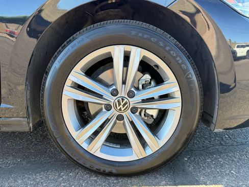 Used 2024 Volkswagen Jetta SE FWD image 6