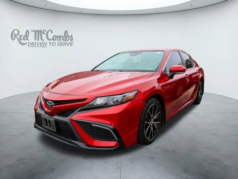 Used 2024 Toyota Camry SE w/ Convenience Package FWD image 1