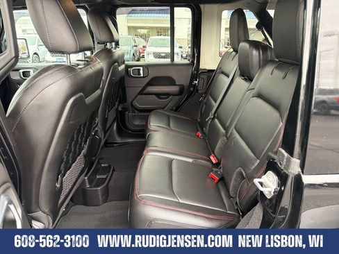 Used 2021 Jeep Wrangler Unlimited Rubicon w/ Dual Top Group AWD/4WD image 25