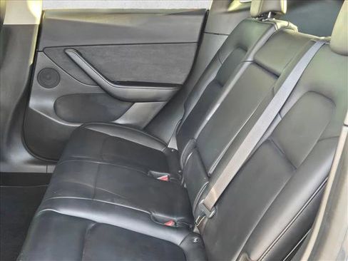 Used 2021 Tesla Model Y Long Range image 20