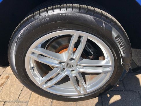 Used 2017 Porsche Macan AWD/4WD image 10