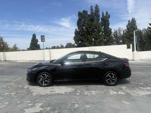 Used 2025 Nissan Sentra SV FWD image 8