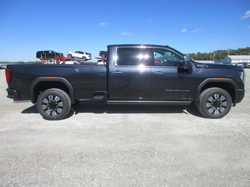New 2026 GMC Sierra 3500 Denali w/ Denali Reserve Package image 3
