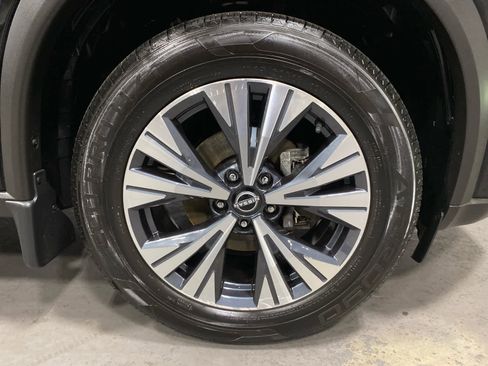 Used 2023 Nissan Rogue SV w/ SV Premium B Package image 31