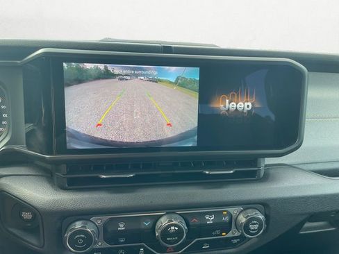 Used 2024 Jeep Wrangler Sport S image 23