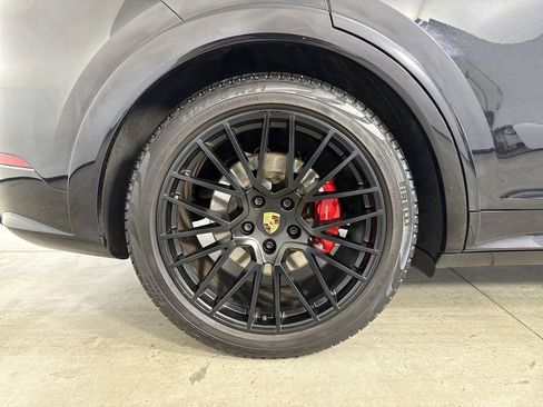 Certified 2022 Porsche Cayenne GTS AWD/4WD image 16