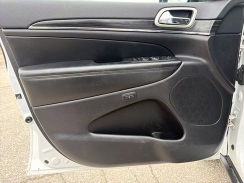 Used 2022 Jeep Grand Cherokee Limited image 12