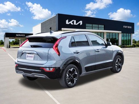 Used 2023 Kia Niro Wind FWD image 5