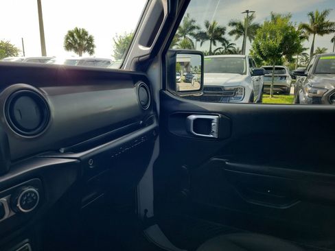 Used 2018 Jeep Wrangler Unlimited Sport AWD/4WD image 26