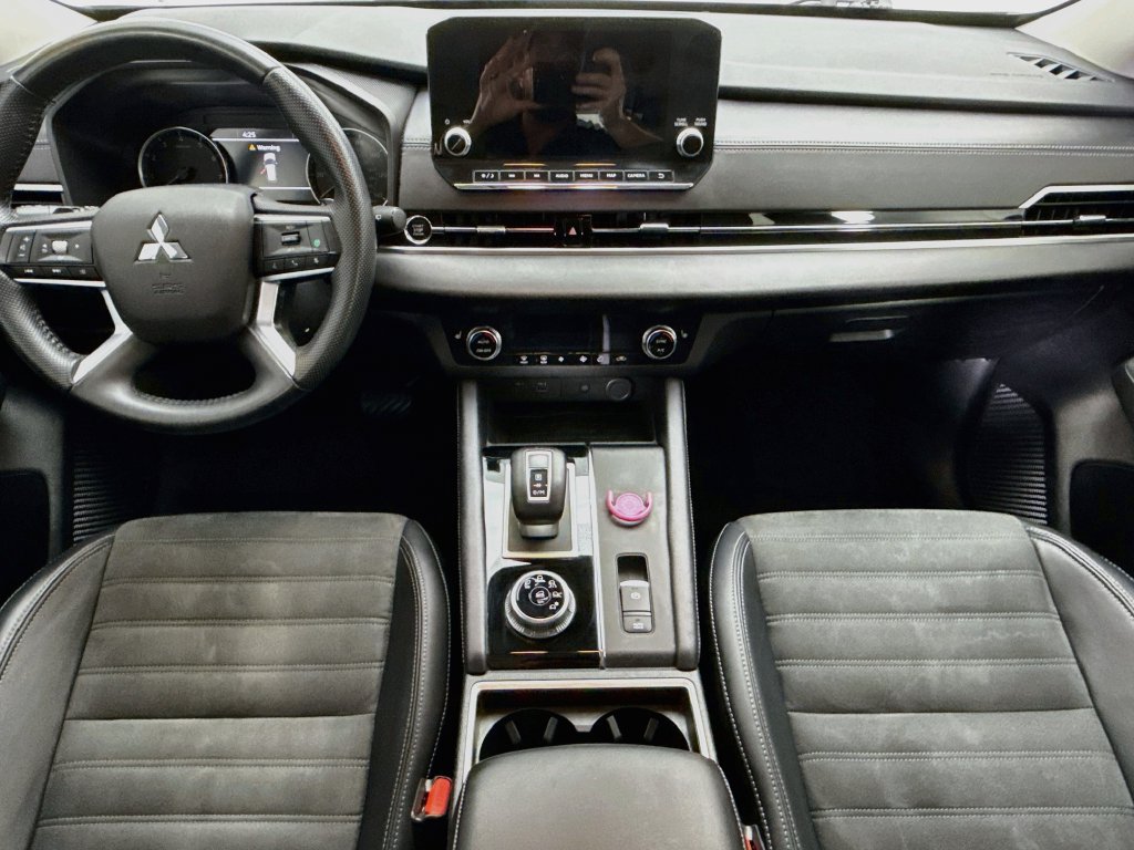 Used 2024 Mitsubishi Outlander SE FWD image 13