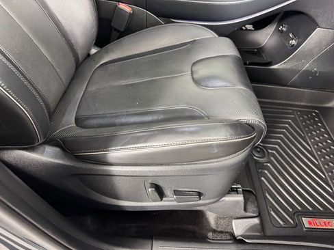 Used 2022 Hyundai Palisade Limited w/ Cargo Package image 36