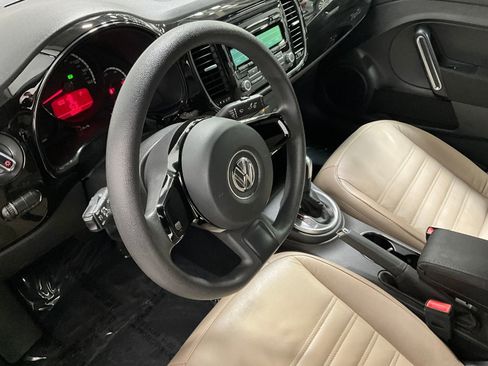 Used 2014 Volkswagen Beetle 2.5 image 12