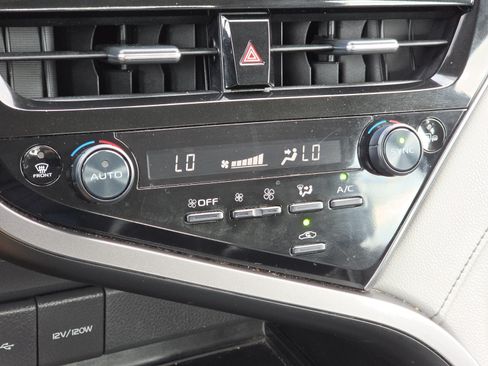 Used 2024 Toyota Camry SE FWD image 22
