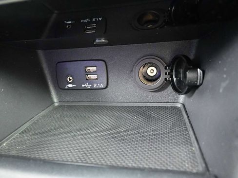 Used 2023 Subaru Forester Premium AWD/4WD image 21