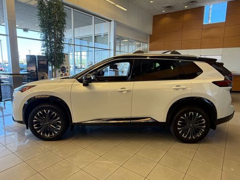 New 2026 Nissan Rogue Platinum AWD/4WD image 4