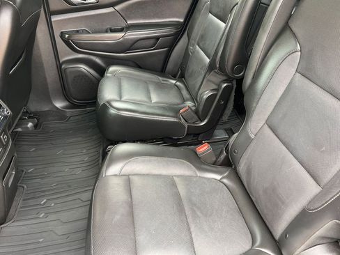 Used 2019 GMC Acadia SLT AWD/4WD image 14