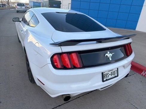 Used 2017 Ford Mustang Coupe image 4