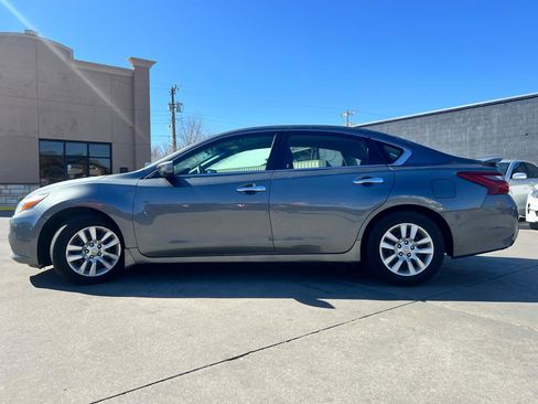 Used 2018 Nissan Altima 2.5 S w/ S Convenience Package FWD image 7
