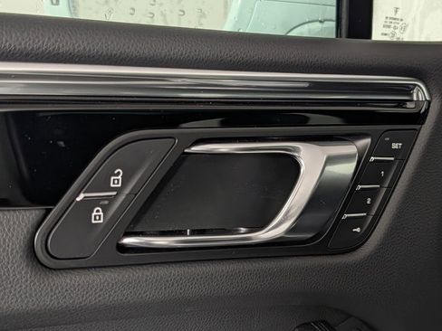 New 2026 Porsche Macan image 26