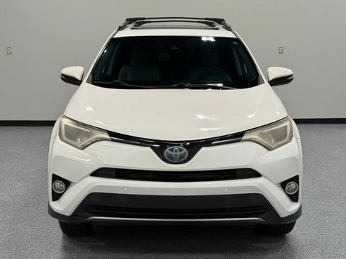 Used 2018 Toyota RAV4 XLE w/ Convenience Package AWD/4WD image 4