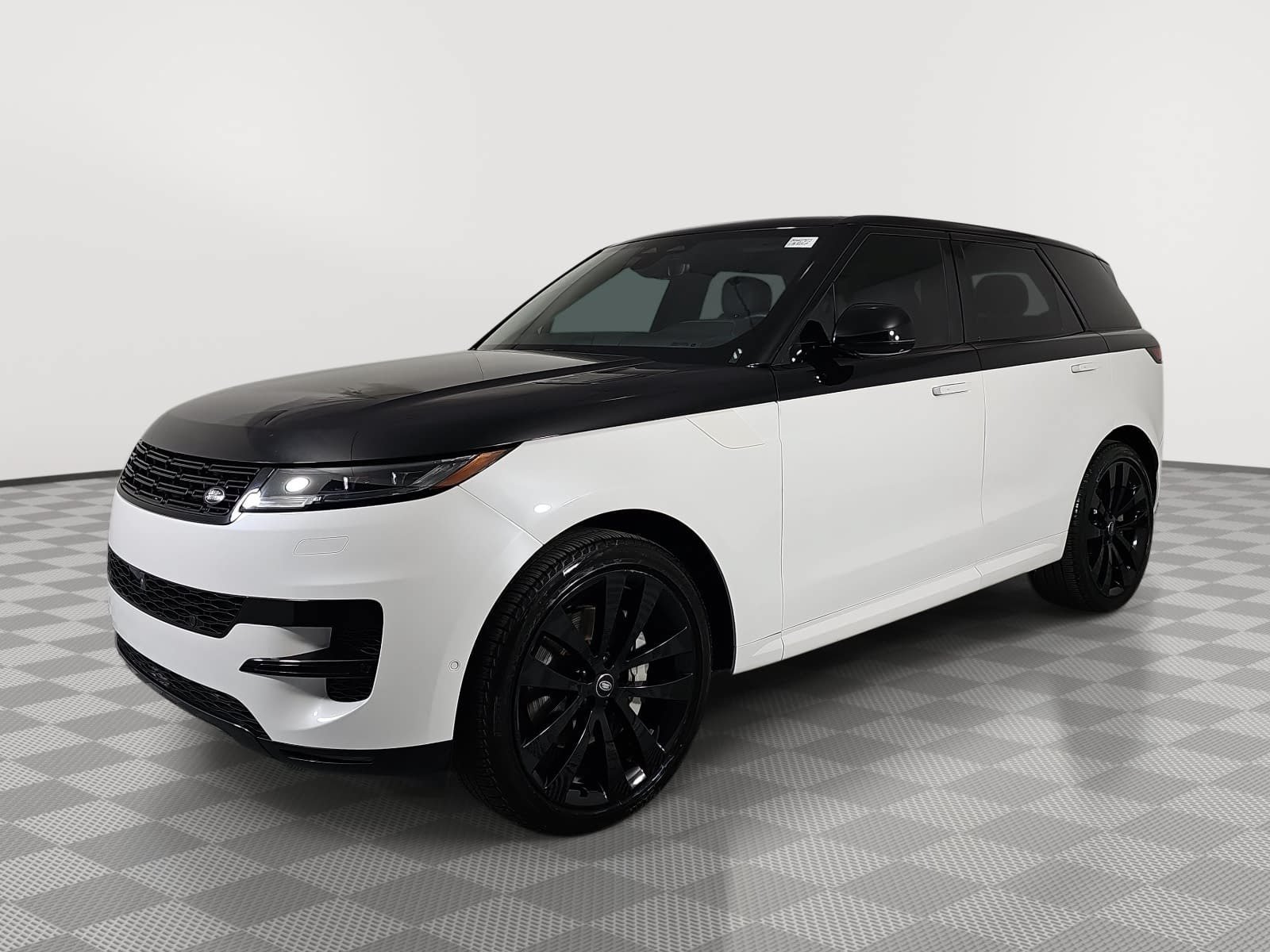 Used 2024 Land Rover Range Rover Sport SE AWD/4WD image 4