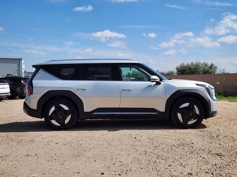 New 2026 Kia EV9 Wind AWD/4WD image 2