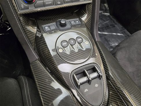 Used 2011 Lamborghini Gallardo LP 570-4 Performante image 35