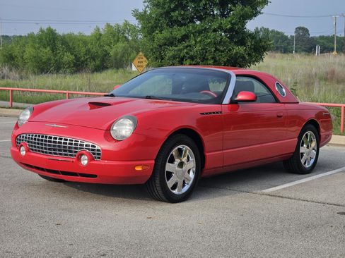 Used 2002 Ford Thunderbird RWD image 3