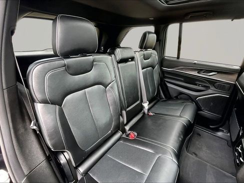 Used 2024 Jeep Grand Cherokee Overland w/ Adv Protech Group III AWD/4WD image 27